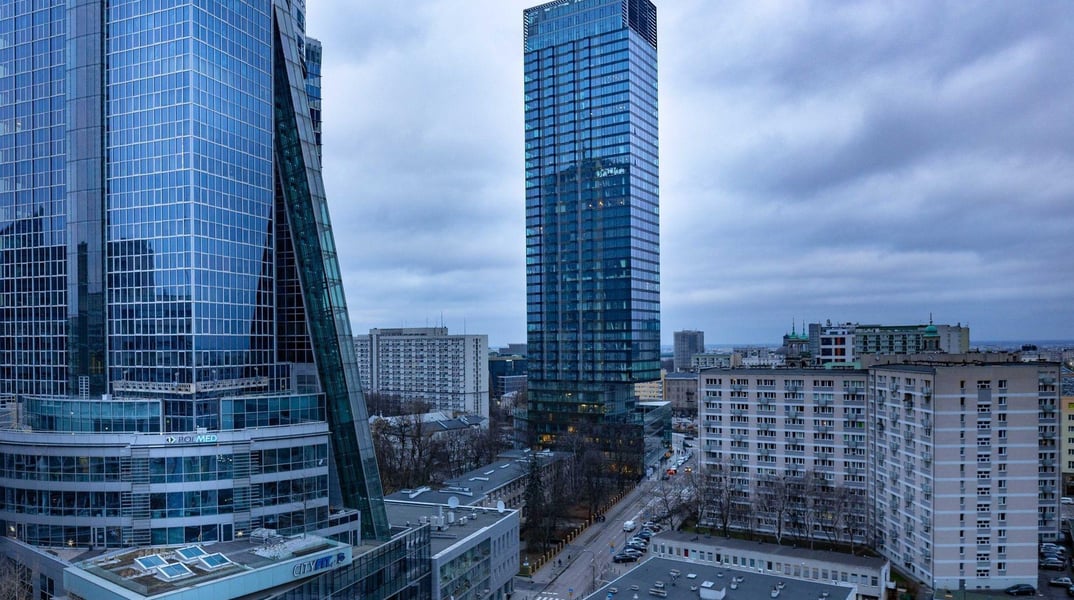 Biura Cosmopolitan Twarda 4, Warszawa - biura na wynajem