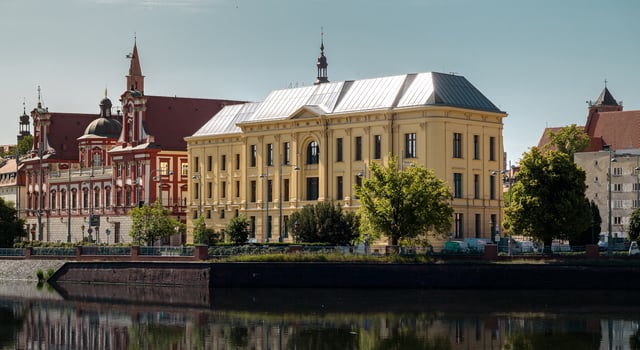 L’Uni, Wrocław - offices for rent
