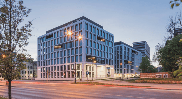 React, al. marsz. Józefa Piłsudskiego 24 - offices for rent