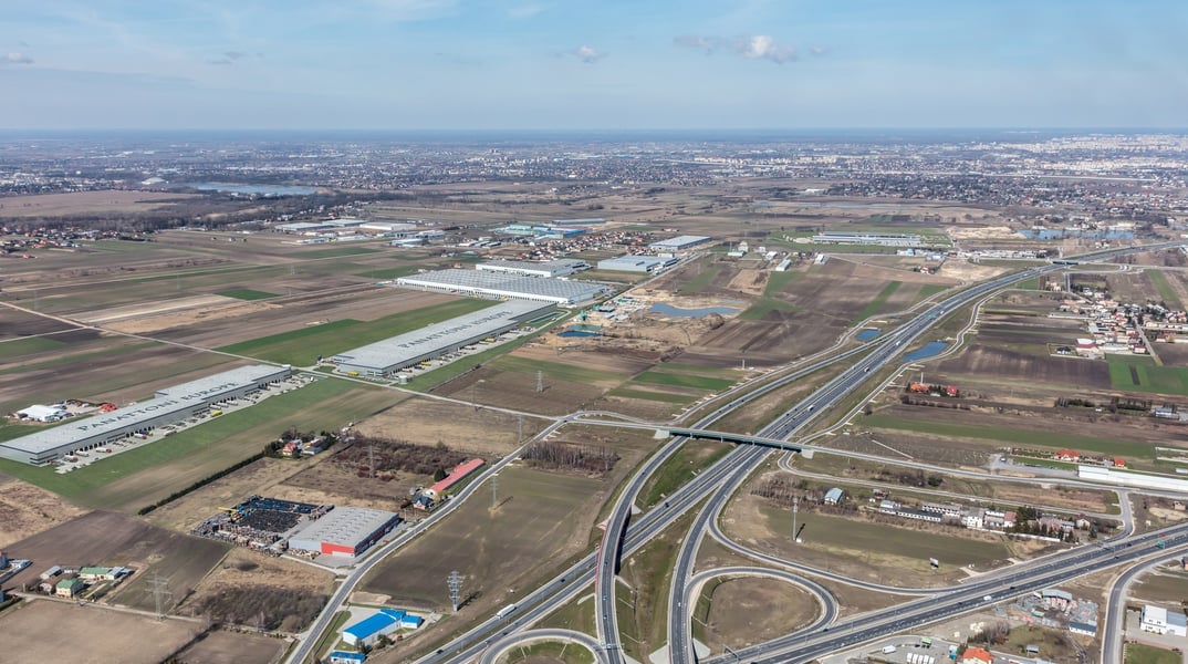 Magazyny ELI Warsaw Airport Janki, Warszawa - magazyny do wynajęcia